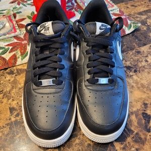 Nike Air Force 1  black and white size 9 men